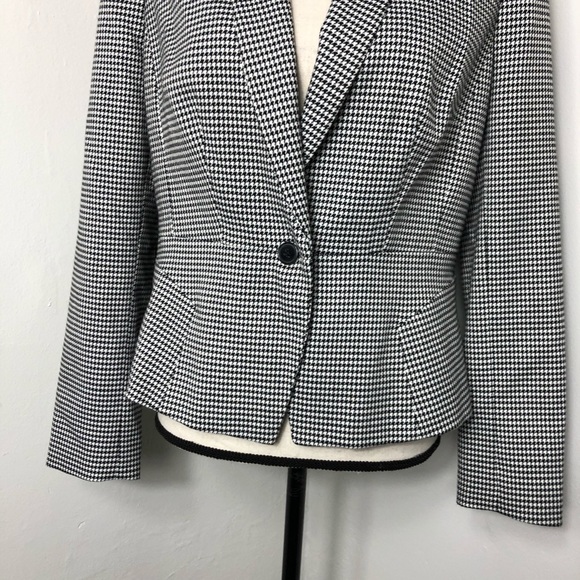 [SOLD] Worthington Houndstooth One Button Blazer - Picture 2 of 6